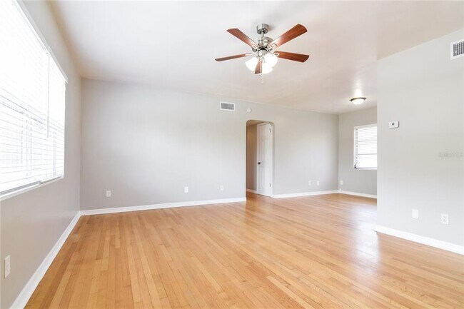 Building Photo - 1354 Whitacre Dr