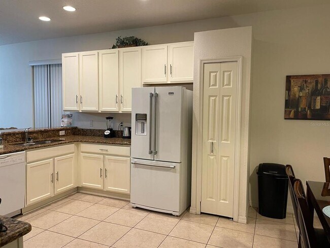 Foto del edificio - 1010 Tourmaline Dr