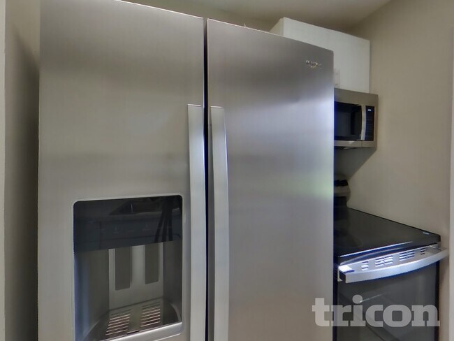 Foto del edificio - 944 Shorecrest Ave