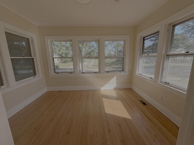 Building Photo - 32 S Monterey Ave