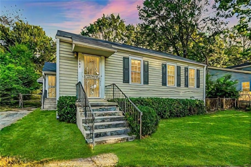 Primary Photo - 1383 Almont Dr SW