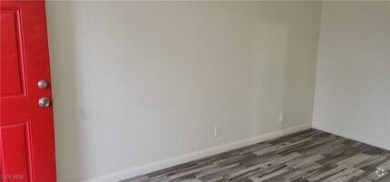 Building Photo - 2105 Sunrise Ave