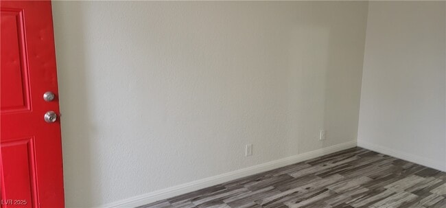 Building Photo - 2105 Sunrise Ave
