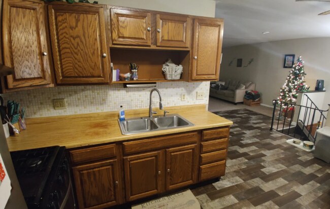 Foto del edificio - 1330 Essex Dr