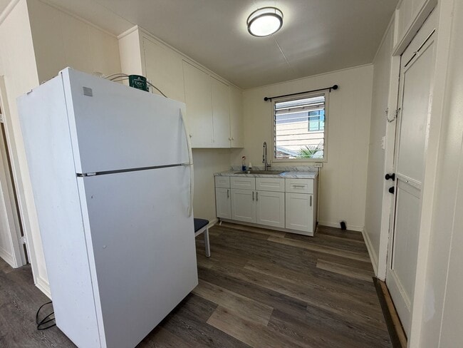 Foto del edificio - Charming 2-Bedroom Cottage with Private Yard in Kaimuki