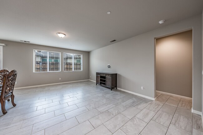 Building Photo - 3555 Encino Ave