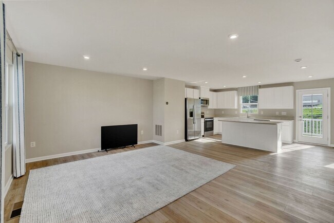 Foto del edificio - 4 Bed / 3 Bath Single Family Home