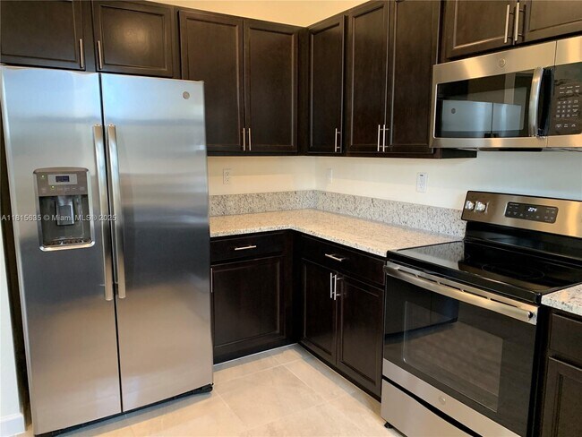 Foto del edificio - 3523 W 105th Pl