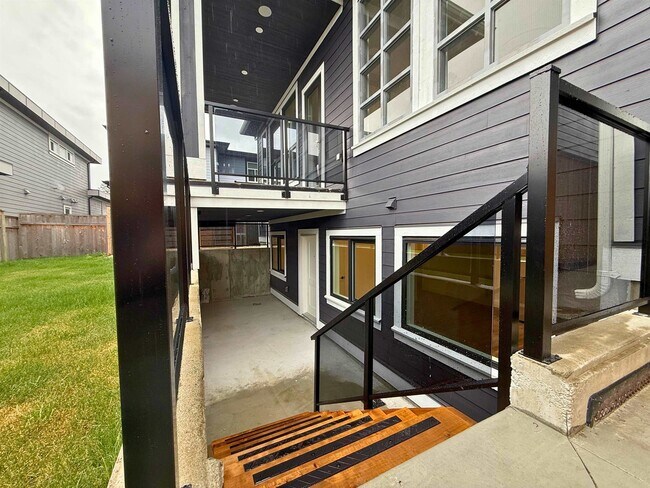 Photo du bâtiment - 16662-Basement-1617A 17a Ave