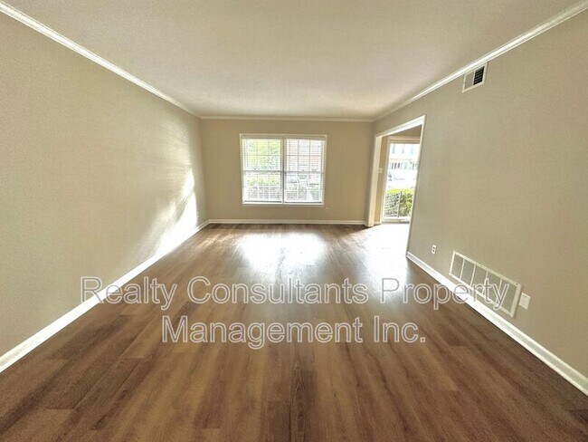 Building Photo - 5123 Lawndale Dr