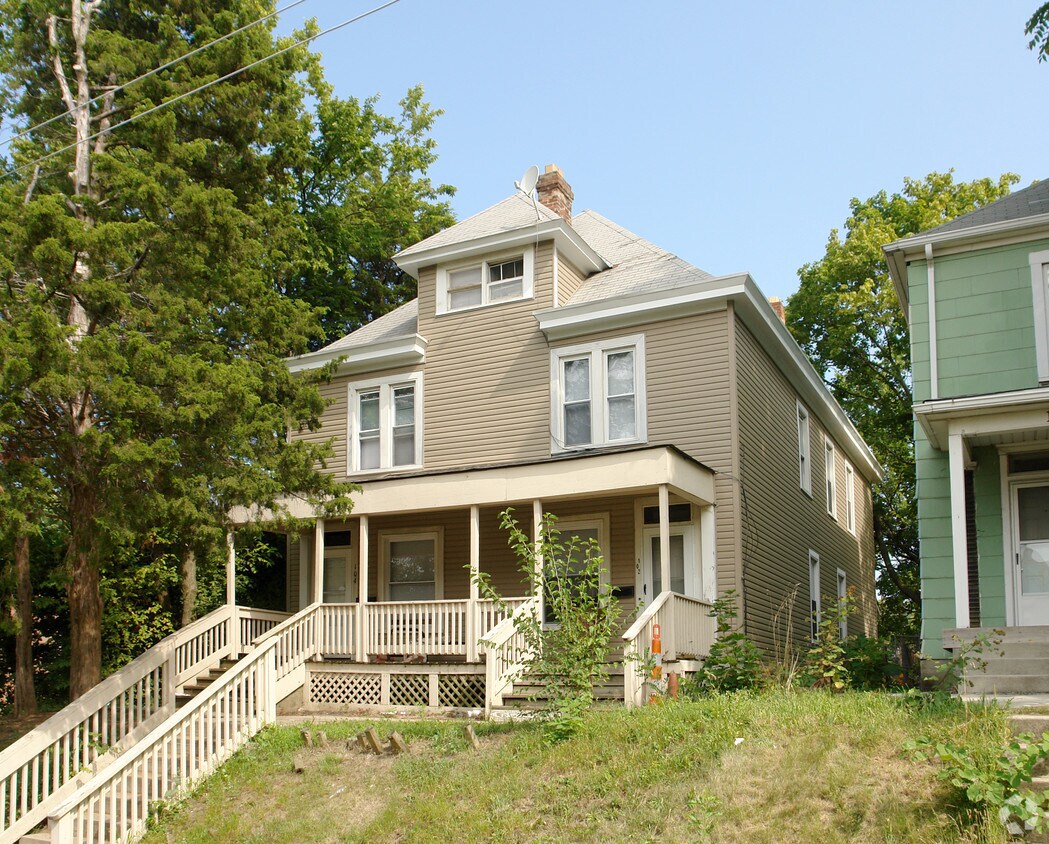 Primary Photo - 102-104 W Maynard Ave