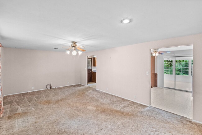 Building Photo - 206 Joan Ave