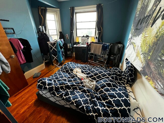 Building Photo - 2 Centre St