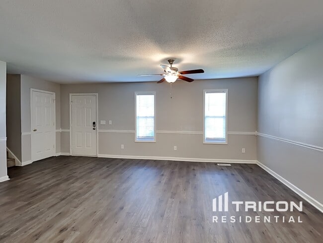 Building Photo - 748 Newport Drive Villa Rica GA