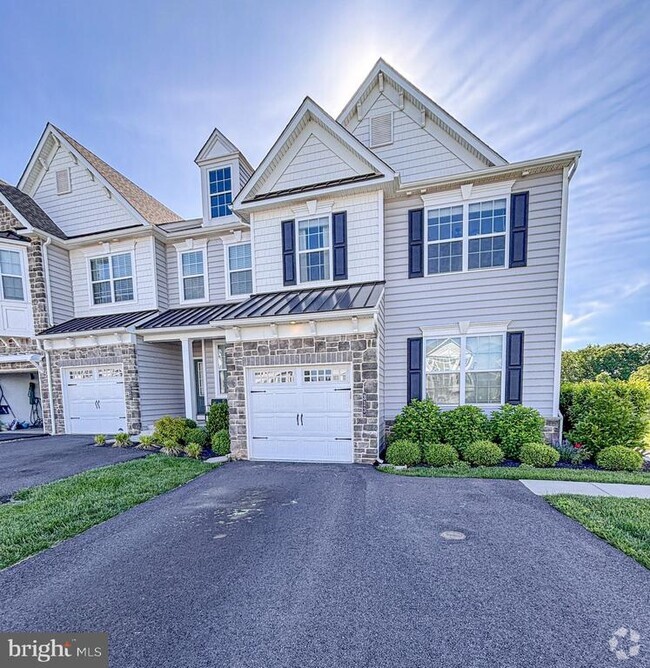 Building Photo - 313 Flintrock Ct