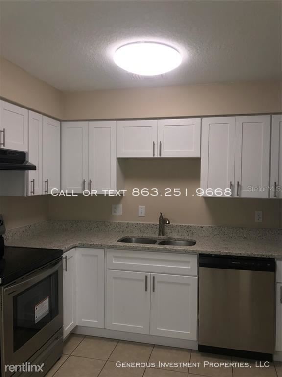 Building Photo - 2 br, 1 bath Duplex - 755 N Oak Ave