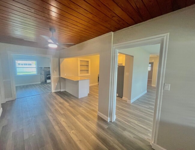Foto del edificio - 3 Bed, 2 Bath DeBary Home with Modern Upda...