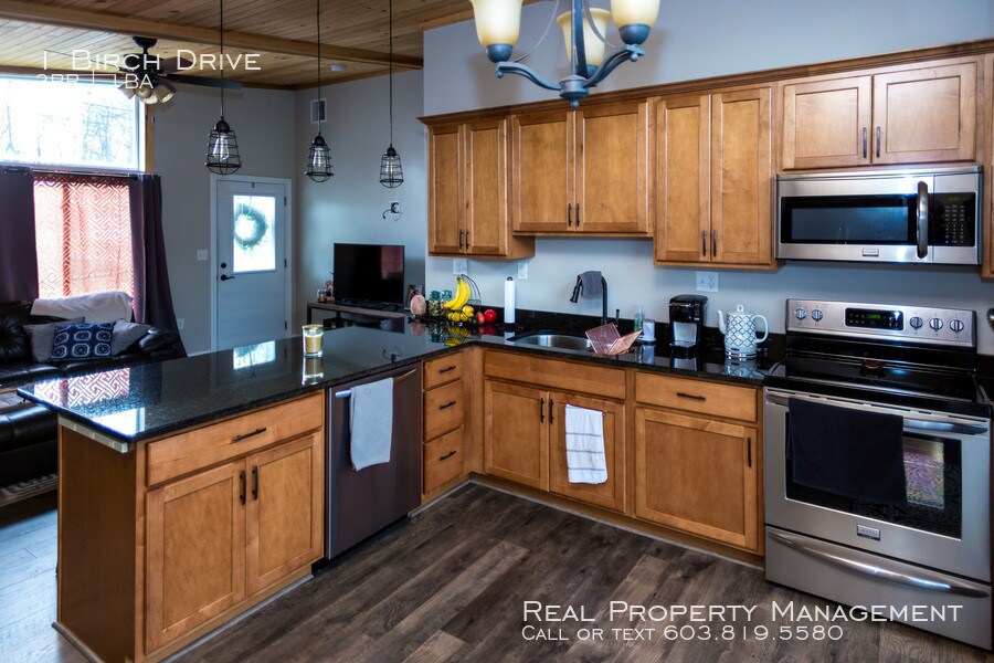 Primary Photo - Cozy 3 Bedroom Single Family Home