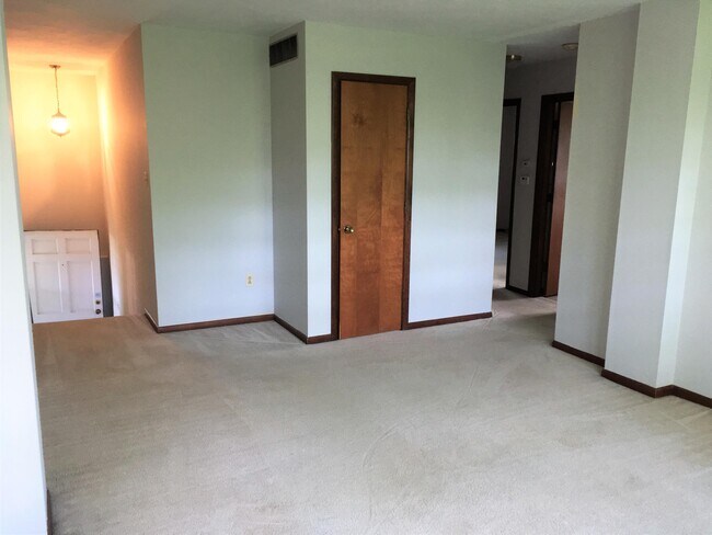 Building Photo - 4208 W Rollins Rd