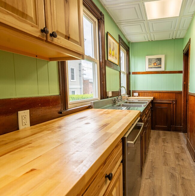 24 Fessenden St, Portland, ME 04103 Townhome Rentals in Portland ME