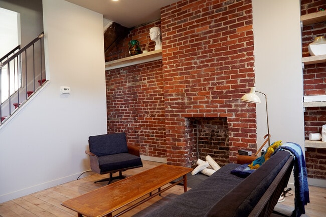 Building Photo - 3343 Ligonier St