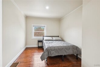 Building Photo - 40 Lakeview Cir