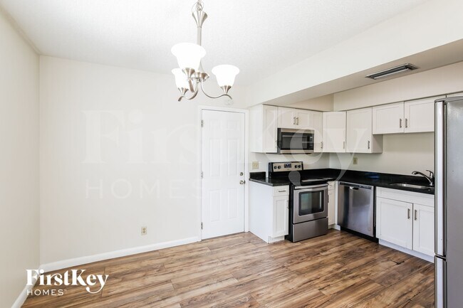 Foto del edificio - 7306 SW 3rd Ct