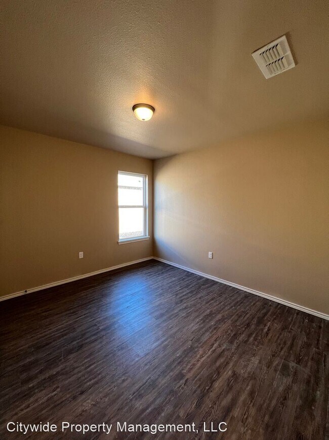 Foto del edificio - 3 br, 2 bath House - 2425 N Ave N