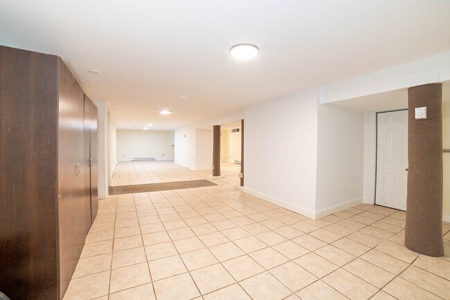 Building Photo - 11 Summer St