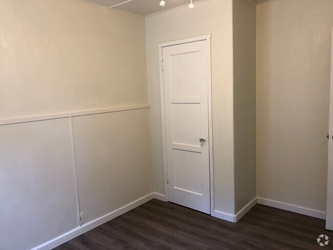 Building Photo - 663 Rose Ave