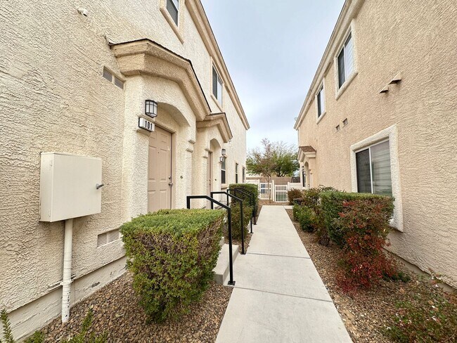 Foto del edificio - First Light at Arlington Ranch