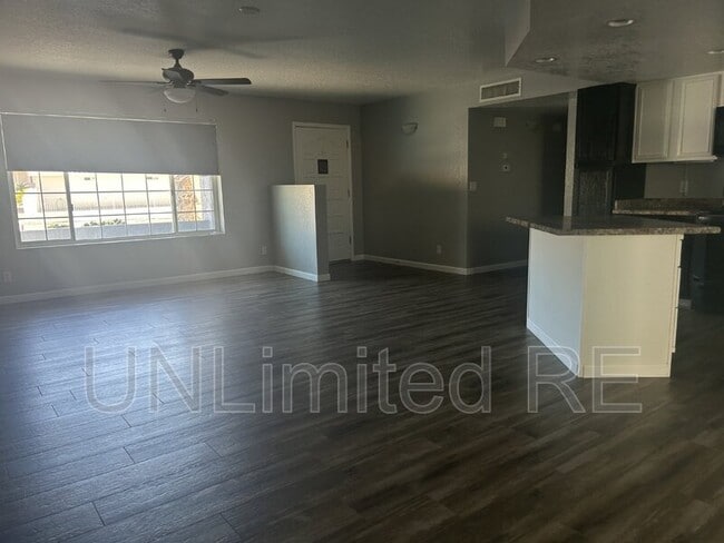 Building Photo - 2954 Mica Dr