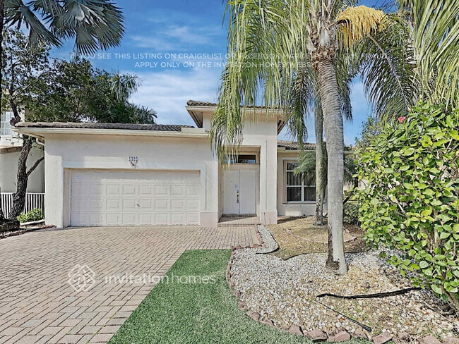 Building Photo - 1422 SW 158th Ave