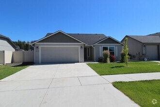 Building Photo - 14505 E Sanson Ave