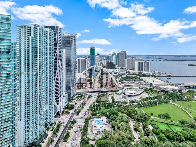 Foto del edificio - 900 Biscayne Blvd