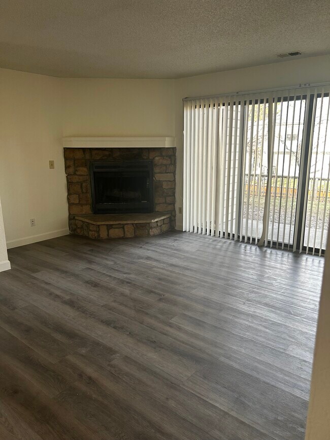 Hogar - 7379 Gore Range Rd