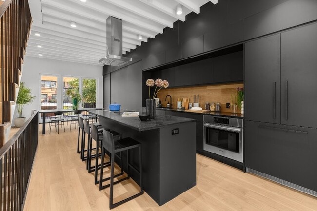 Photo - 94 Pioneer St House