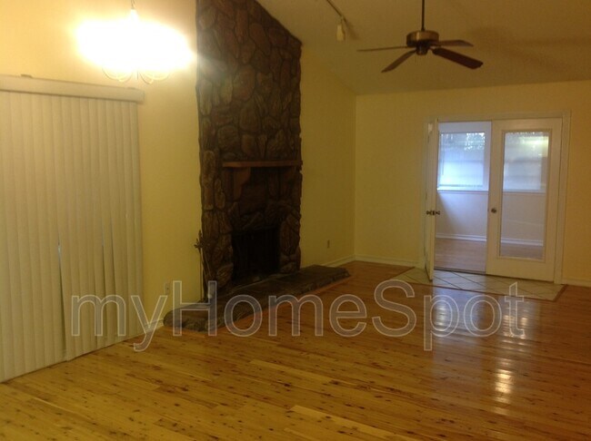 Building Photo - 6089 Hilburn Rd