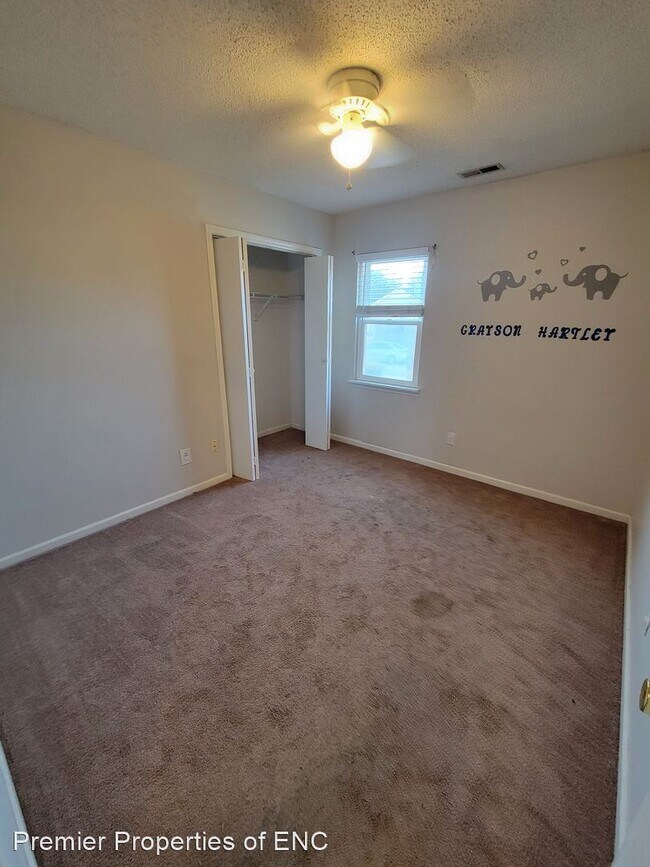 Building Photo - 3 br, 2 bath House - 101 Kyle Dr