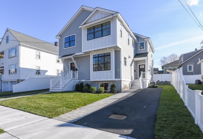 Building Photo - 33 Hovey St