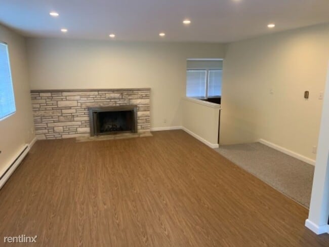 Building Photo - 2 br, 1 bath House - 2727 NE 95th St A Unit A