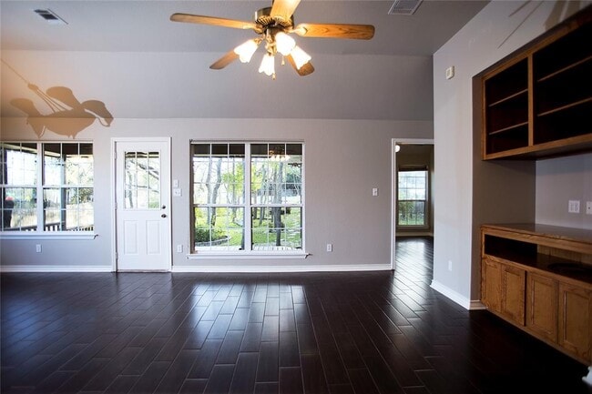 Building Photo - 1401 Girard St