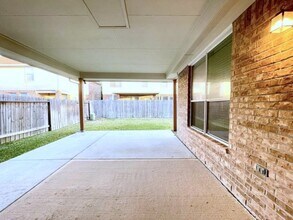 Building Photo - 6715 Pheasant Oak Dr