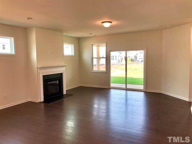 Building Photo - 2914 Malvina Terrace