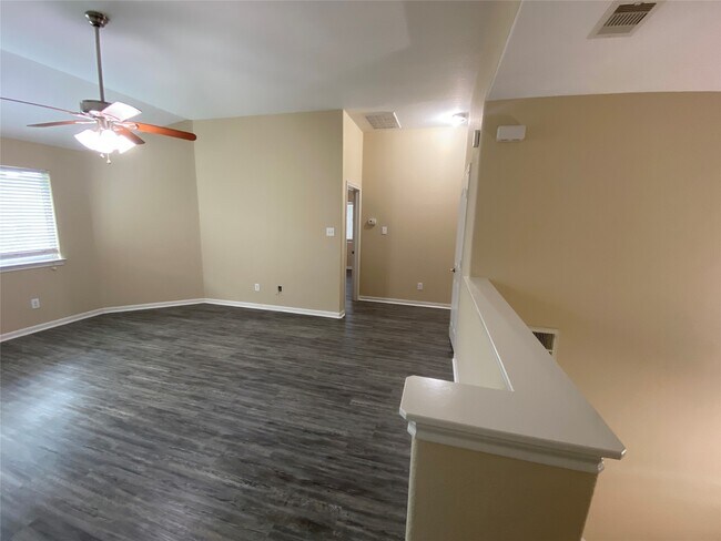Foto del edificio - 4903 Summer Ridge Dr