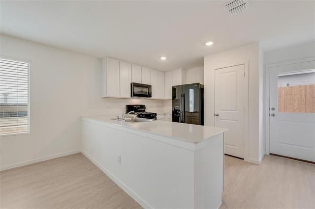 Foto del edificio - 727 Ponderosa Ln