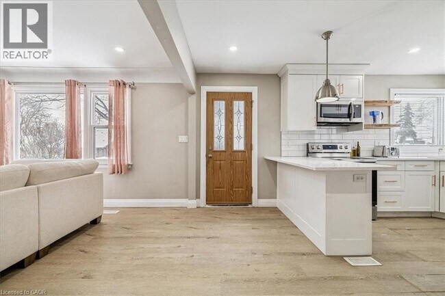 Photo du bâtiment - 177 Allenby Ave