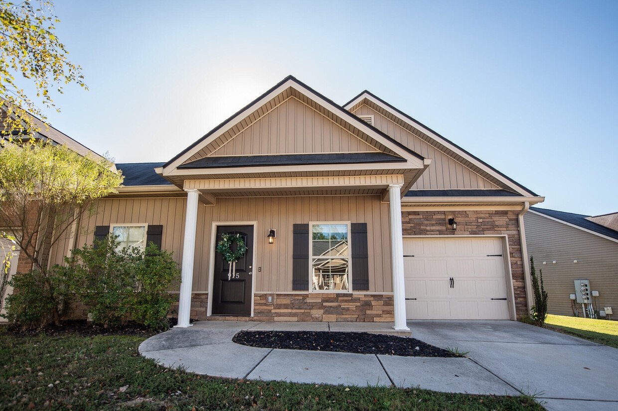 Foto principal - 915 Erika Ln