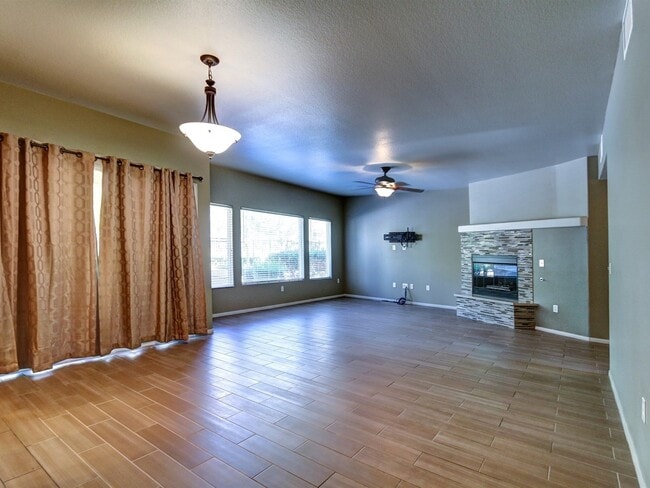 Building Photo - 10809 Garden Mist Dr