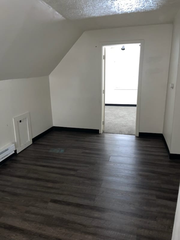 Building Photo - 983 Nathaniel Rd